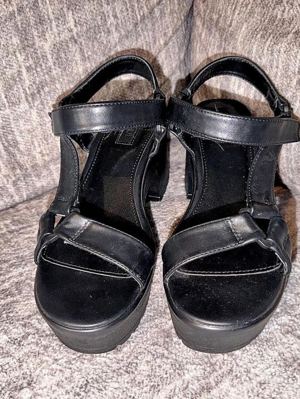 Forever 21 Black Platform Heel Sandals Like New